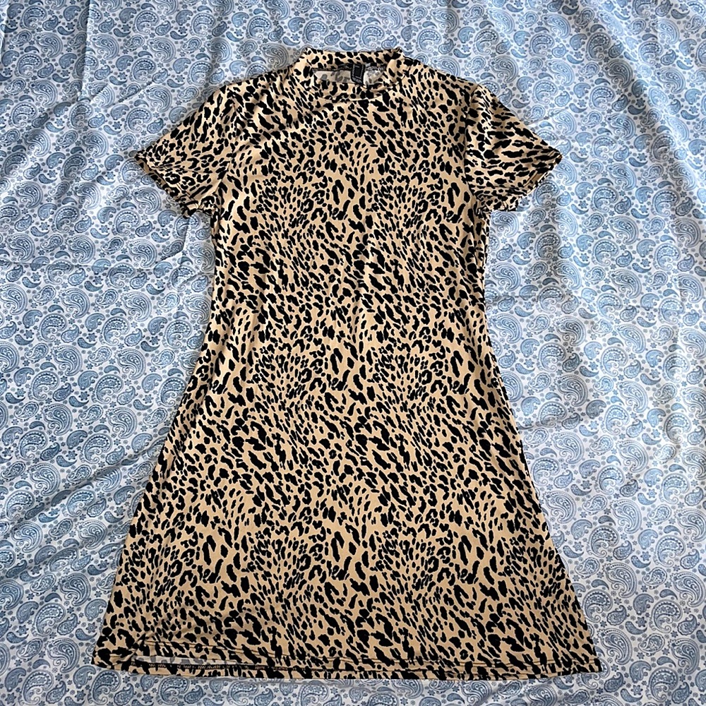 Short Forever 21 Leopard Print Dress